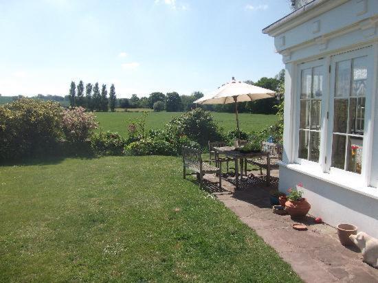 The Old Rectory Bed & Breakfast Abergavenny Esterno foto